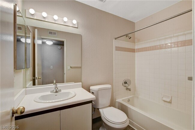 Building Photo - 200 Mission Laguna Ln