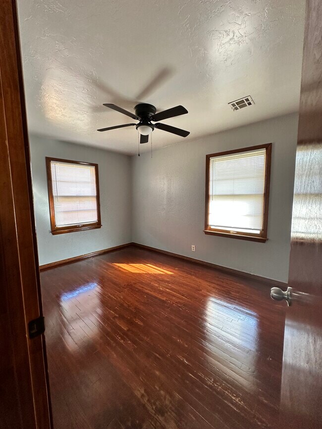 Building Photo - 2638 SW 60th St