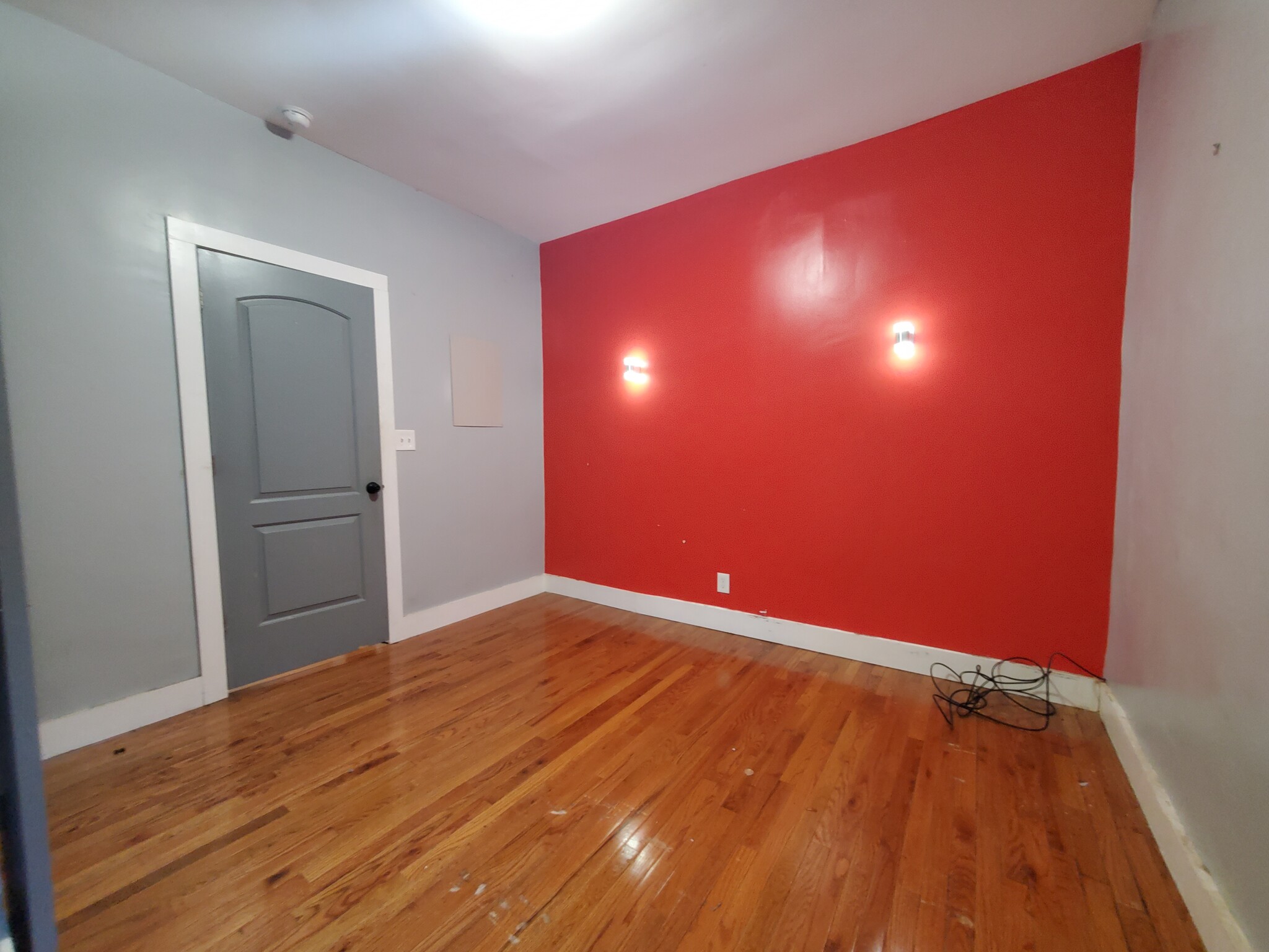 Building Photo - 581 Bramhall Ave