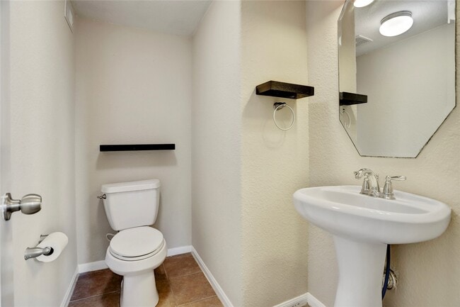 Building Photo - 6007 Pomme Bay Pass