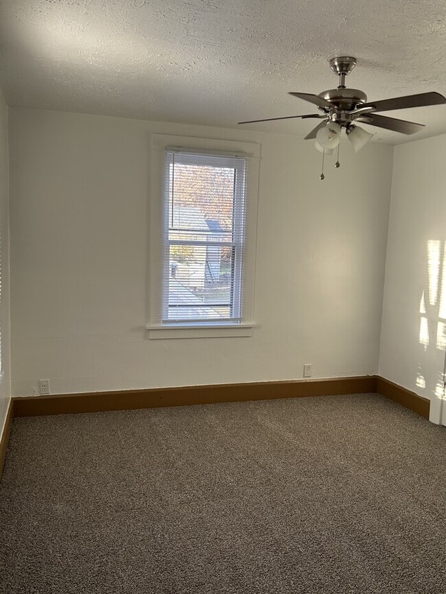 Building Photo - 1910 1st St