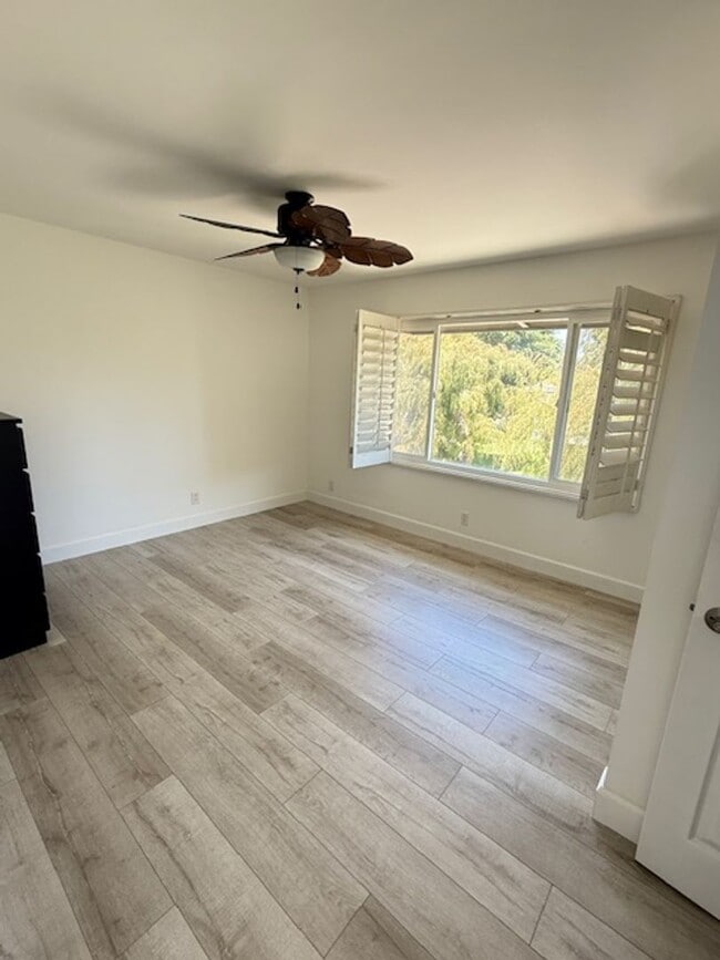 Building Photo - Unique Condo in Huntington Harbor