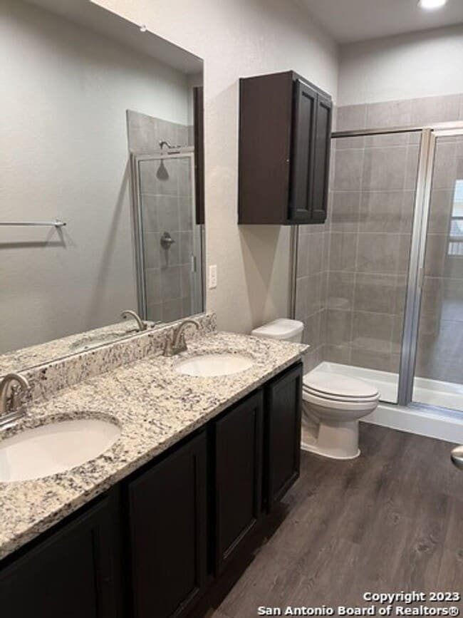 Building Photo - Luxury 3/2 Duplex in Seguin, Texas