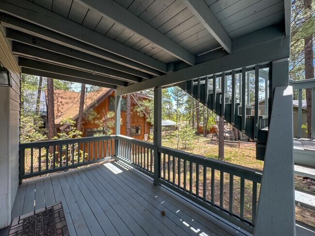 Building Photo - Rental In Munds Park