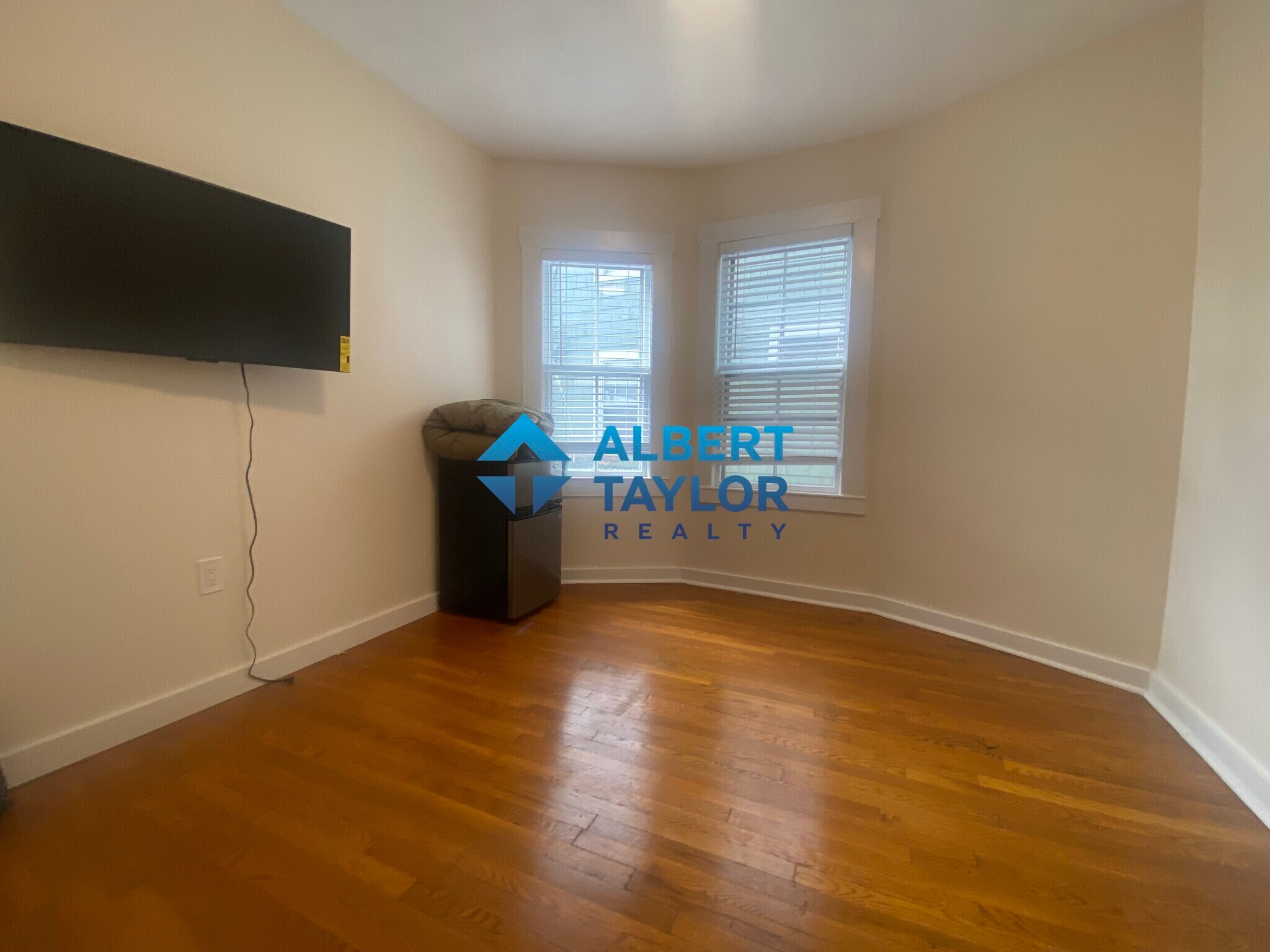 Building Photo - 18 Sawyer Ter