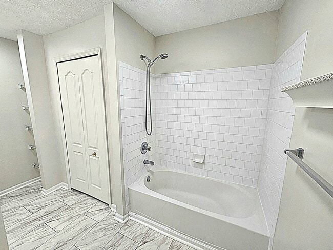 Building Photo - Beautiful 3 BR 2.5 BA Townhome Near Bowie ...