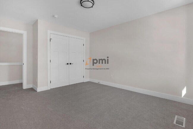 Building Photo - 1962 Park St