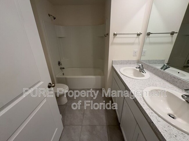 Building Photo - 618 SE 65th Terrace