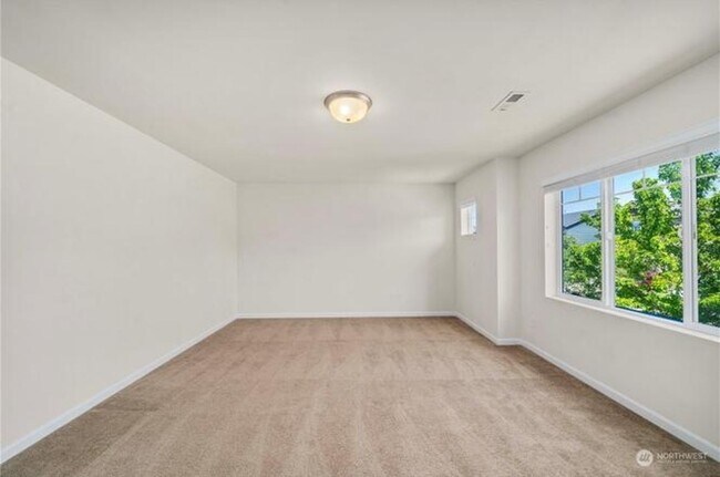 Building Photo - 15508 80th Ave Ct E