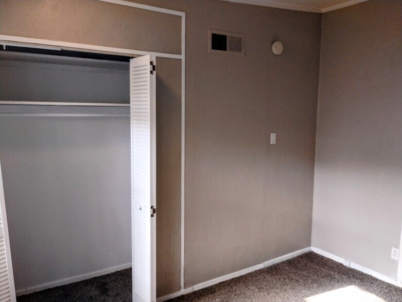 Building Photo - 4019 Hawthorne Ave