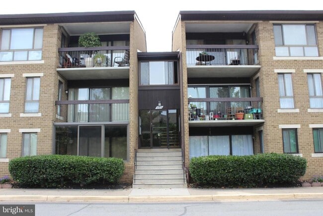 Building Photo - 561 Florida Ave