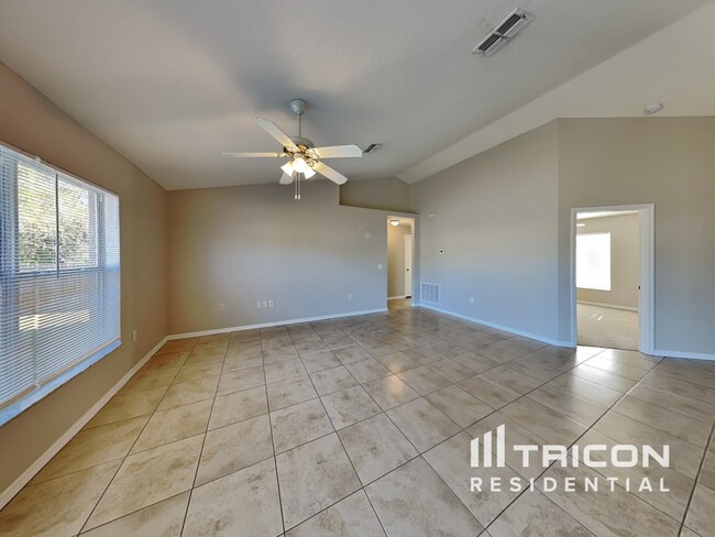 Building Photo - 11021 Sheffield Road Spring Hill FL