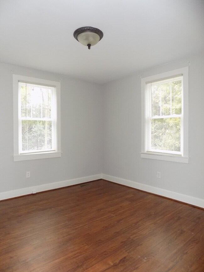 Building Photo - 3850 Capers Ave