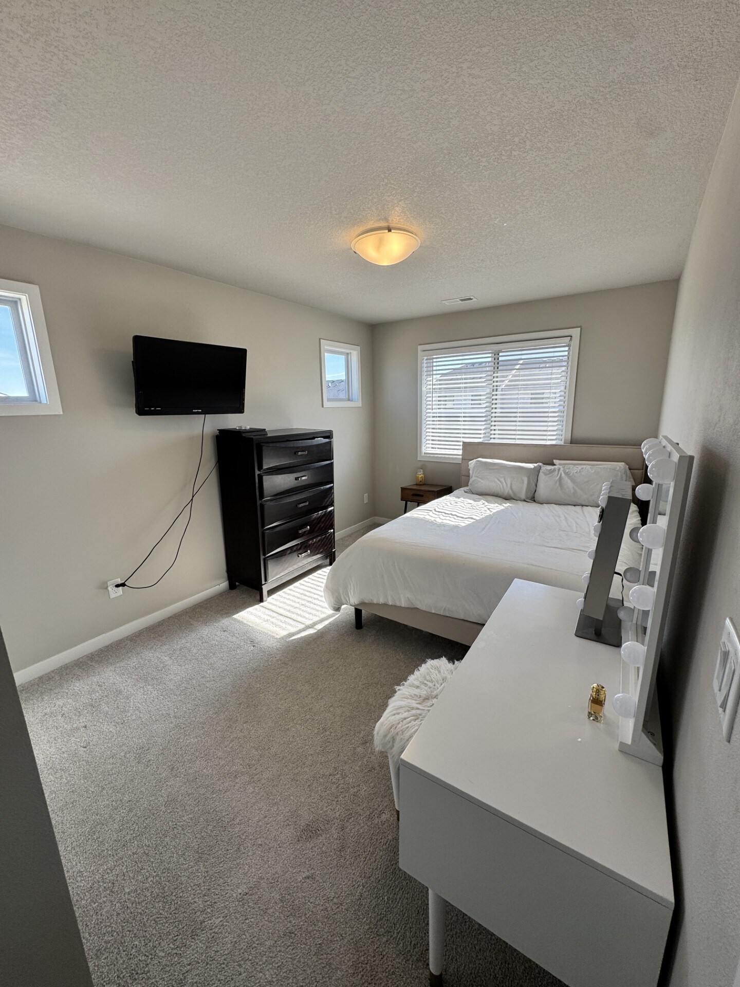 Building Photo - 2622 SE Osier Ave