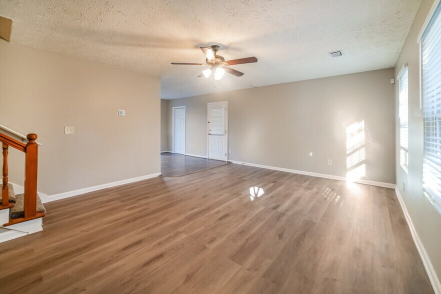 Building Photo - 1860 Rainbow Ln