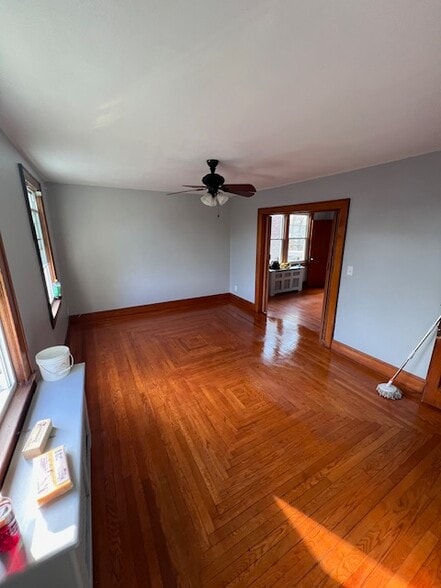 Building Photo - 184 William St