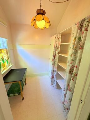 Building Photo - Charming & Historic Queen Anne Home - 1 Bedroom with Tons of Bonus Space!