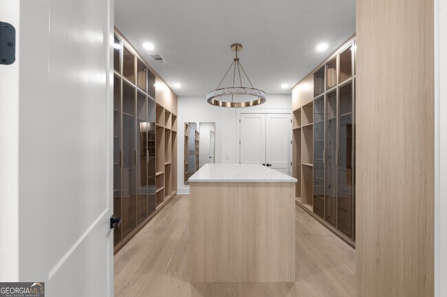 Building Photo - 407 Thunder Rd