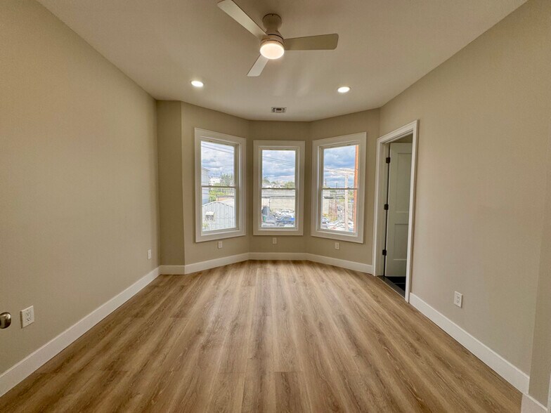 Primary Photo - 115 Carteret Ave