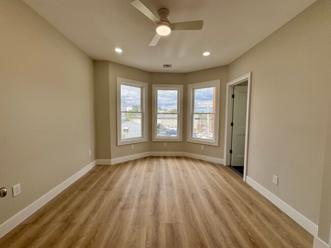 Building Photo - 115 Carteret Ave