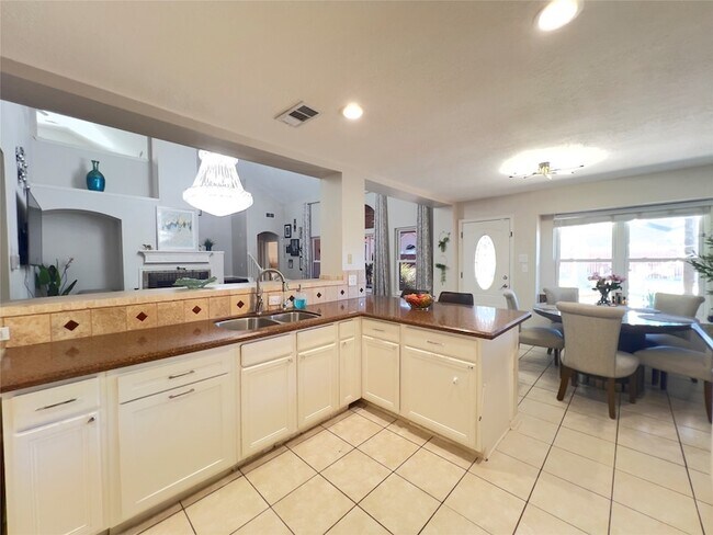 Building Photo - 10503 Desert Springs Cir