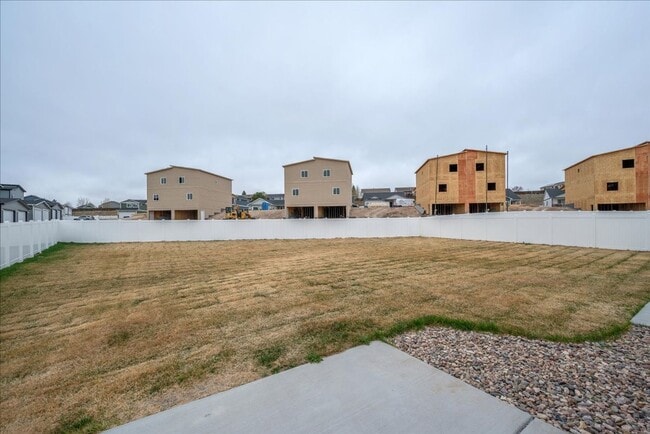 Building Photo - Modern, spacious, and move-in ready—this is the rental you’ve been waiting for!