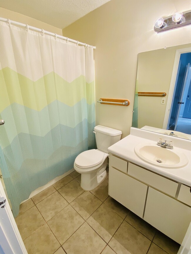 Building Photo - 217 Bull River Bluff Dr