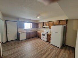 Building Photo - 252 Claire St