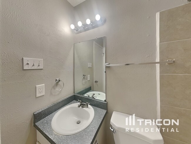 Building Photo - 304 Shelmar Dr