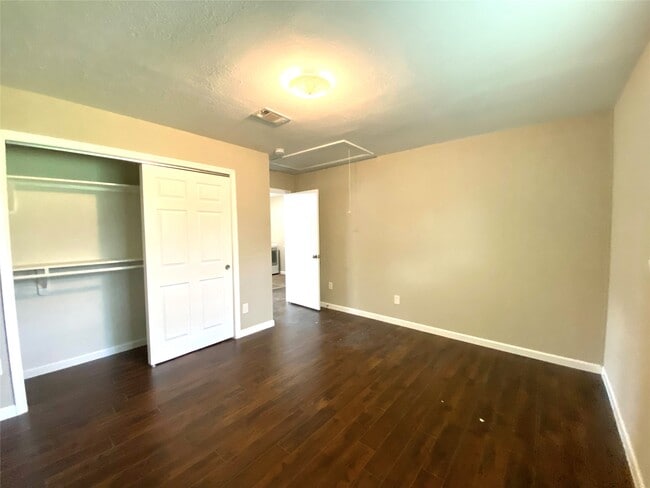 Building Photo - 4411 Buena Vista St