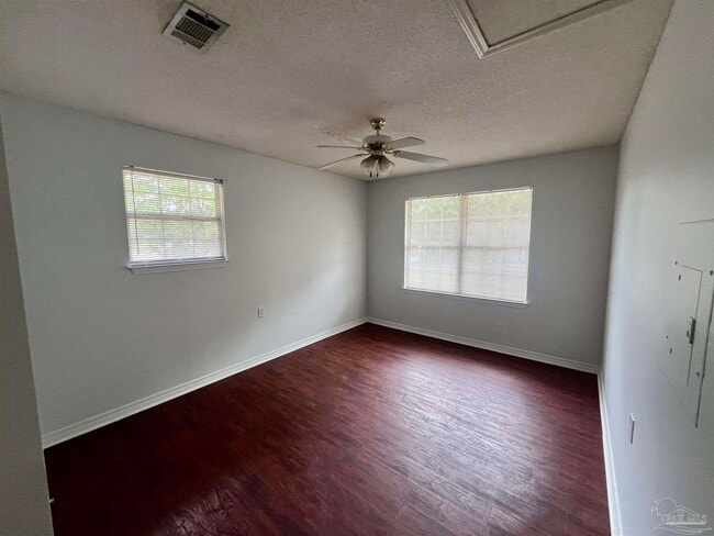 Building Photo - 6204 Silver Oak Dr