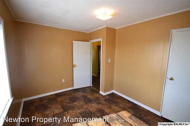 Building Photo - 3 br, 1 bath House - 11850 Snake Road