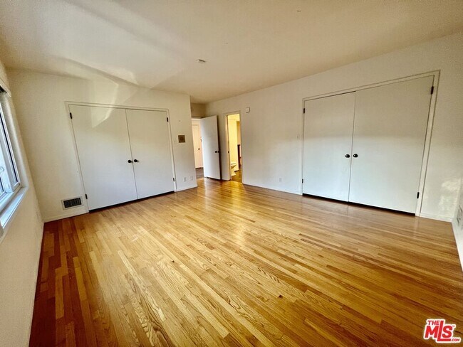 Building Photo - 1008 Westholme Ave