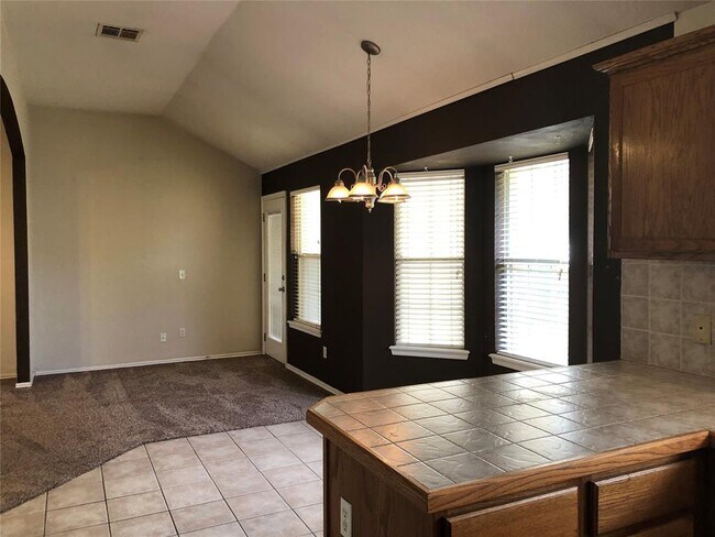 Building Photo - 2045 Rising Hill Dr