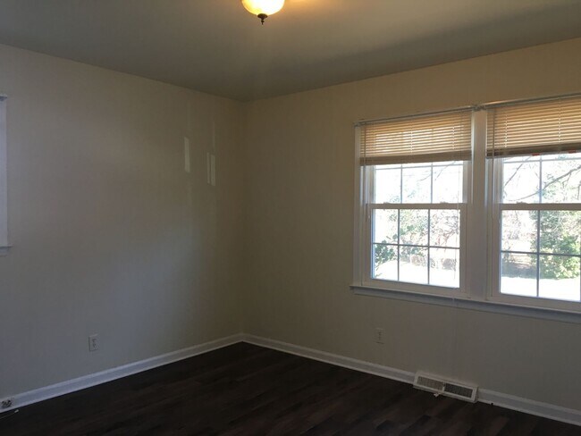 Building Photo - East Wendover Area 3 BR