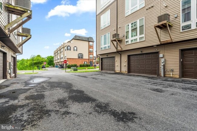 Building Photo - 1502 Trafalgar Ln
