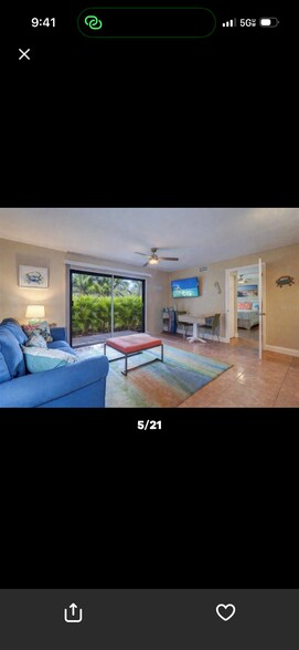 Building Photo - 4215 E Bay Dr