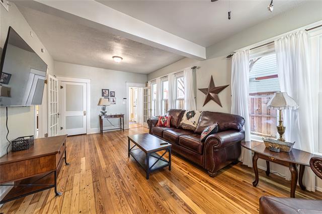 Building Photo - 215 S Montclair Ave