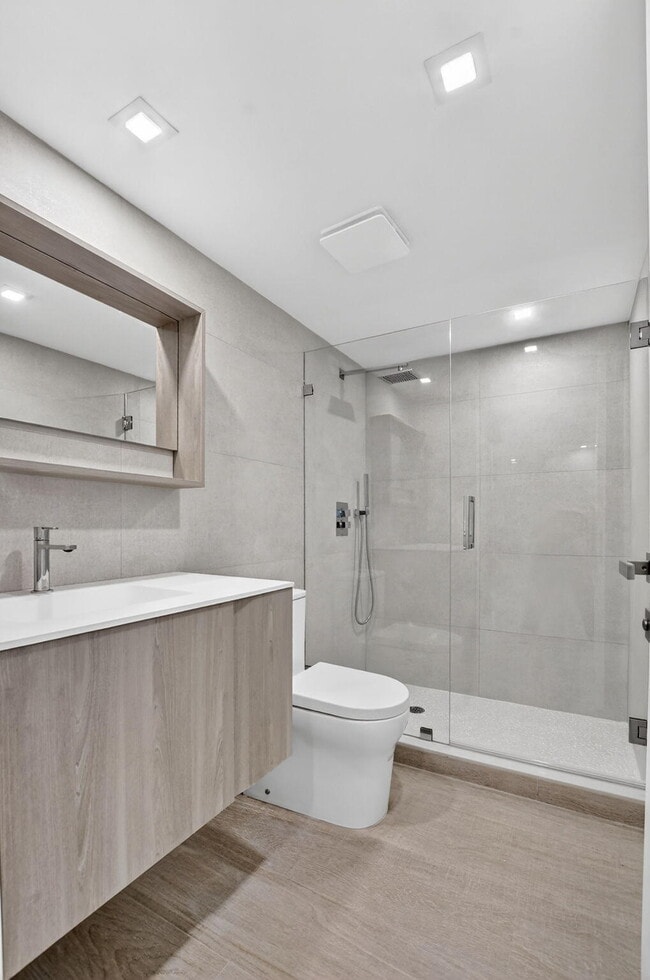 Building Photo - 7835 Lakeside Blvd