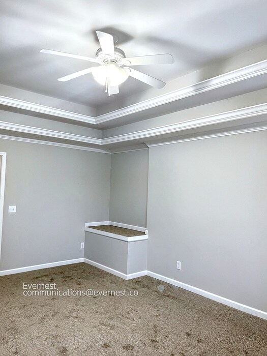 Building Photo - 1012 Golf View Way