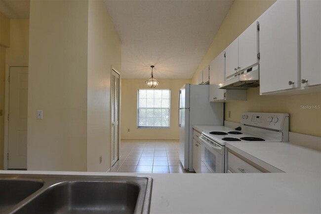 Building Photo - 1030 Alpug Ave