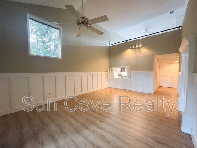 Building Photo - 4518 Ascot Cir S