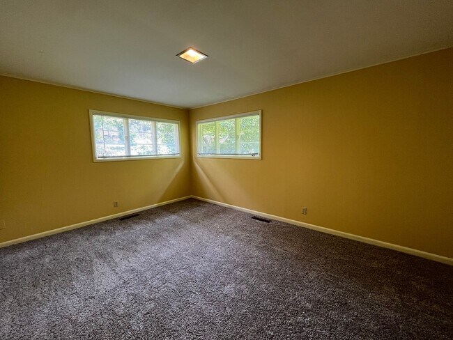 Building Photo - 3 Bedroom home near 41st & Harvard