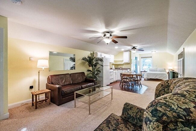 Building Photo - 22 Cedar St