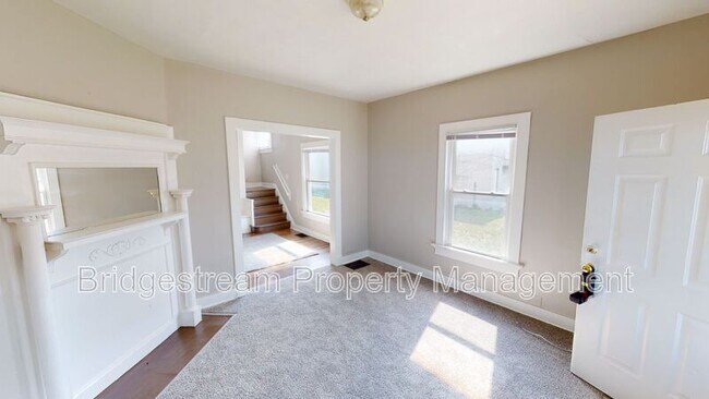 Building Photo - 808 Huffman Ave