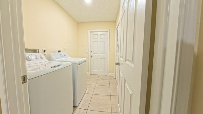 Building Photo - 13484 Jonquil Ct