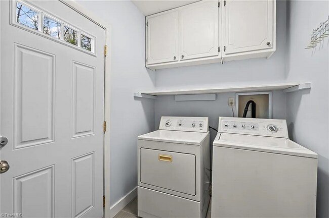 Building Photo - 1629 Ardsley St