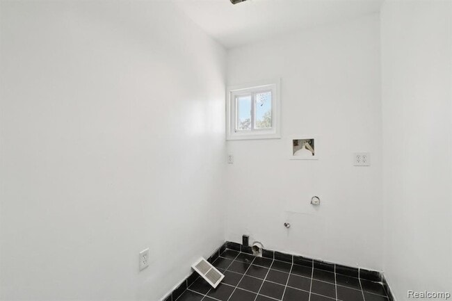 Building Photo - 19211 Birwood St