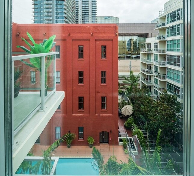 Building Photo - 1431 Pacific Hwy