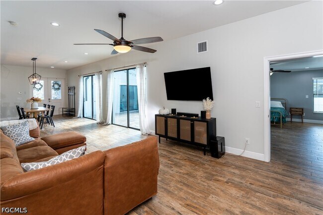 Building Photo - 10600 McGregor Blvd